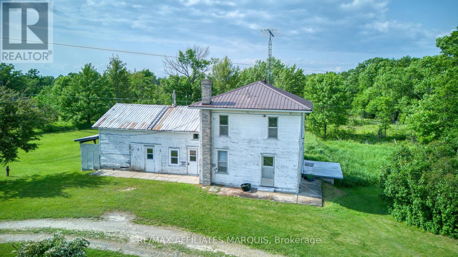 1390 STRUTHERS ROAD, Frontenac, Ontario