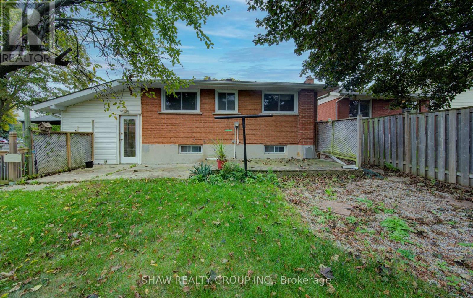 7 Hudson Crescent, Kitchener, Ontario  N2B 2V7 - Photo 25 - X12451761