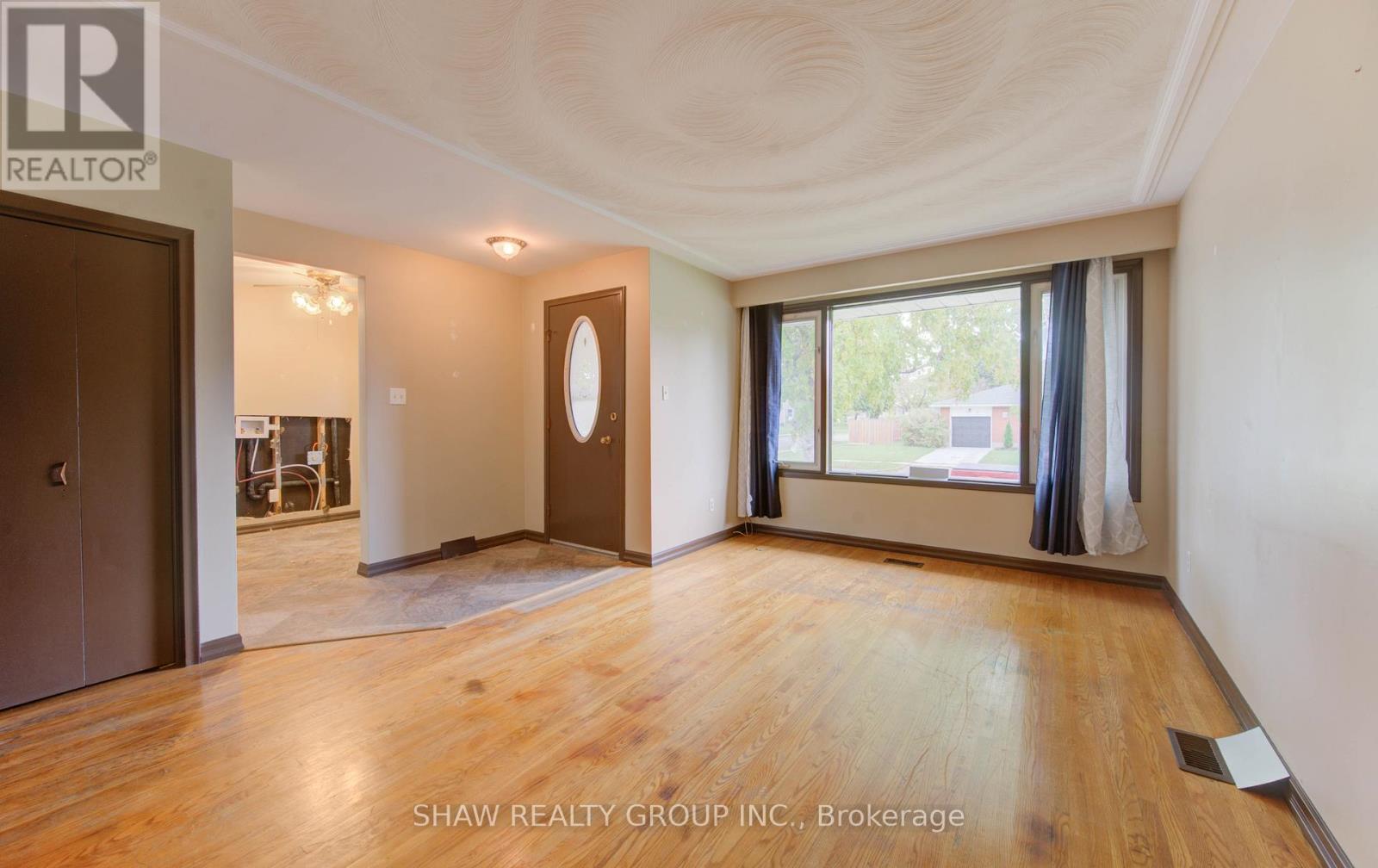7 Hudson Crescent, Kitchener, Ontario  N2B 2V7 - Photo 7 - X12451761