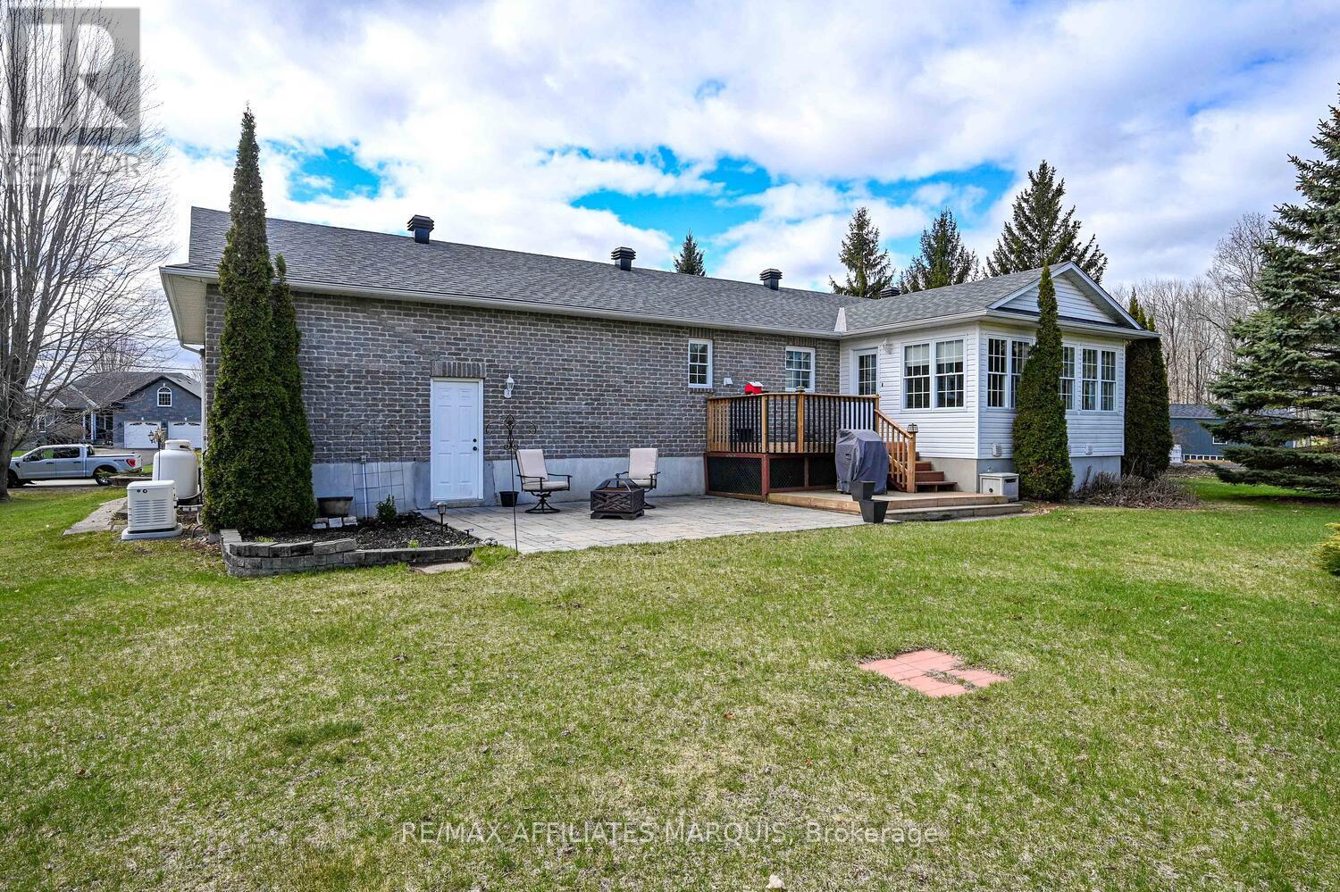10 Tudor Circle, Rideau Lakes, Ontario  K0G 1L0 - Photo 44 - X12100360