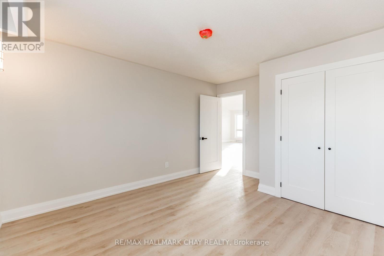 Upper - 3993 Stouffville Road, Whitchurch-Stouffville, Ontario  L4A 3X1 - Photo 18 - N12446984