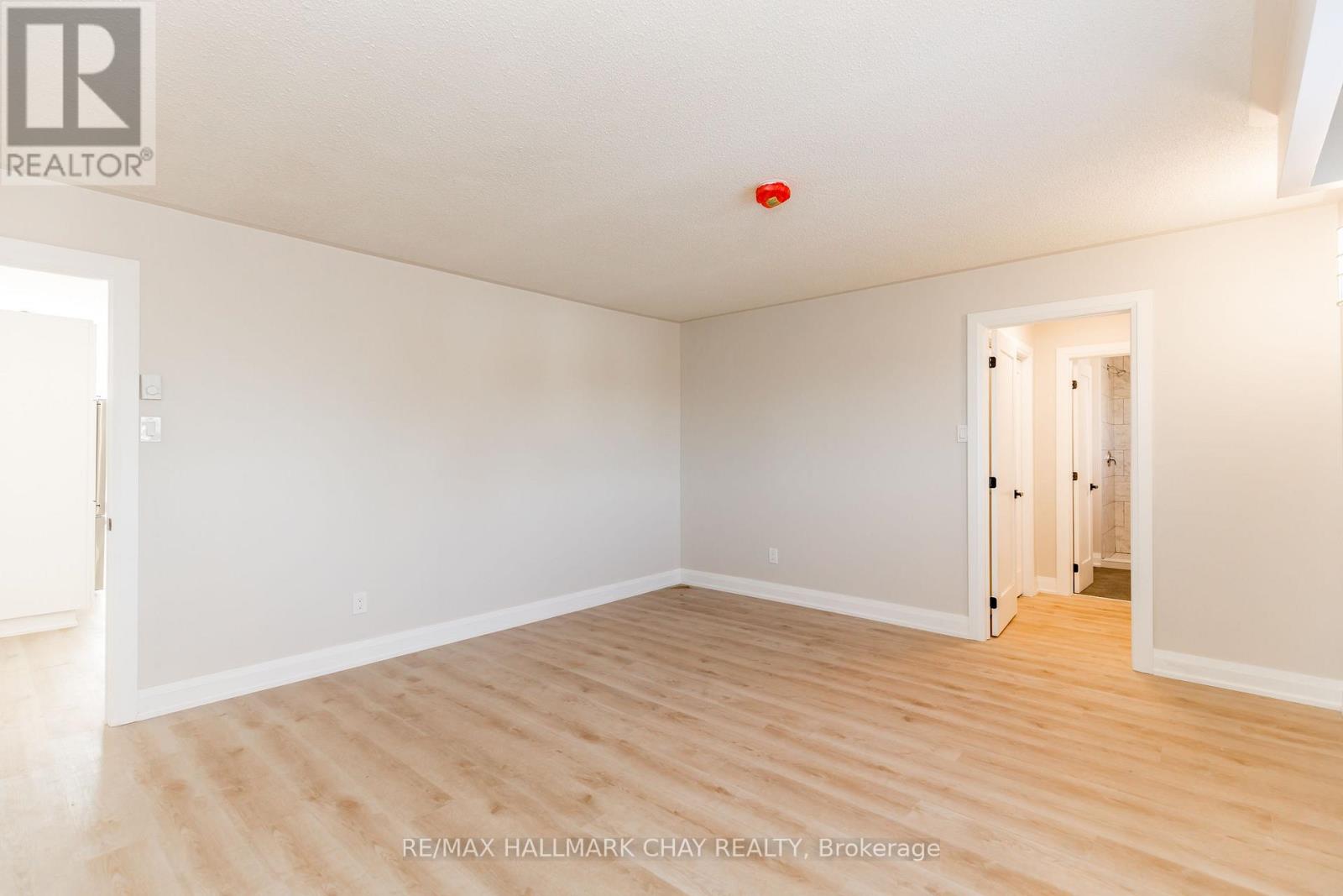 Upper - 3993 Stouffville Road, Whitchurch-Stouffville, Ontario  L4A 3X1 - Photo 19 - N12446984