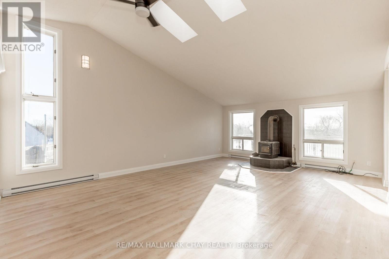 Upper - 3993 Stouffville Road, Whitchurch-Stouffville, Ontario  L4A 3X1 - Photo 11 - N12446984