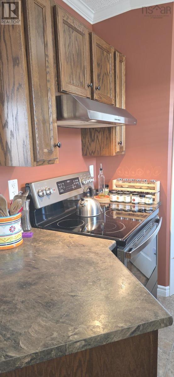 2 Sherbrooke Avenue, Lahave Heights, Bridgewater, Nova Scotia  B4V 4E7 - Photo 5 - 202523001