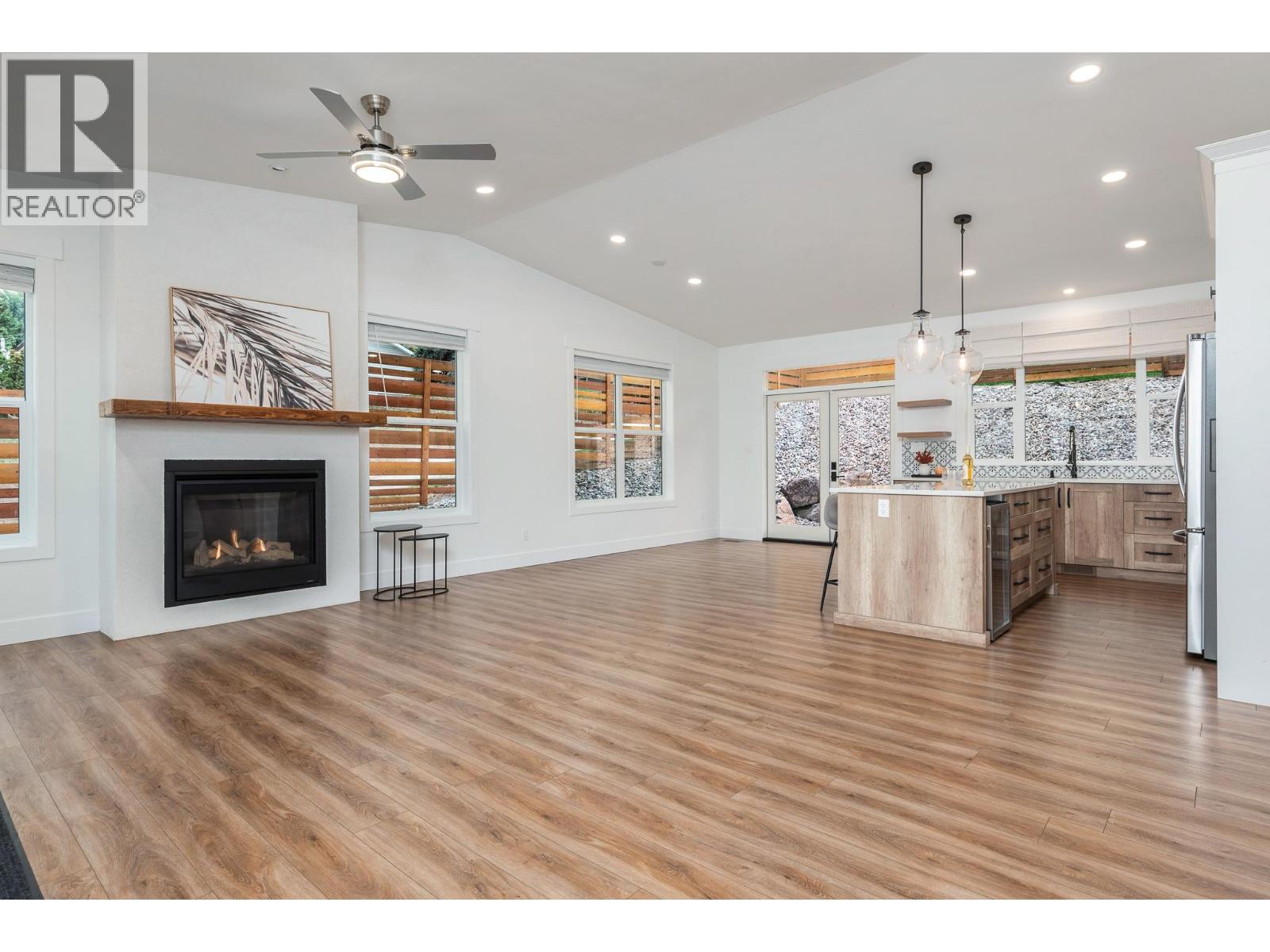 6448 Agassiz Road, Vernon, British Columbia  V1H 1P9 - Photo 6 - 10362376
