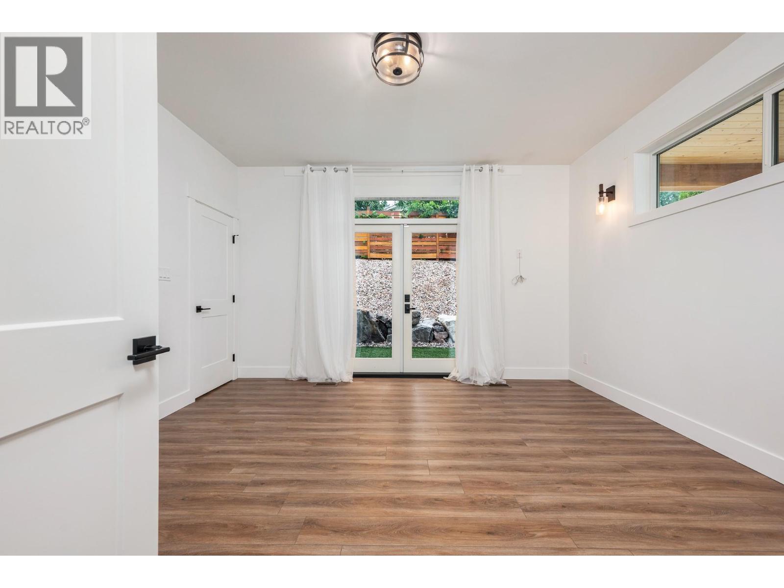 6448 Agassiz Road, Vernon, British Columbia  V1H 1P9 - Photo 14 - 10362376