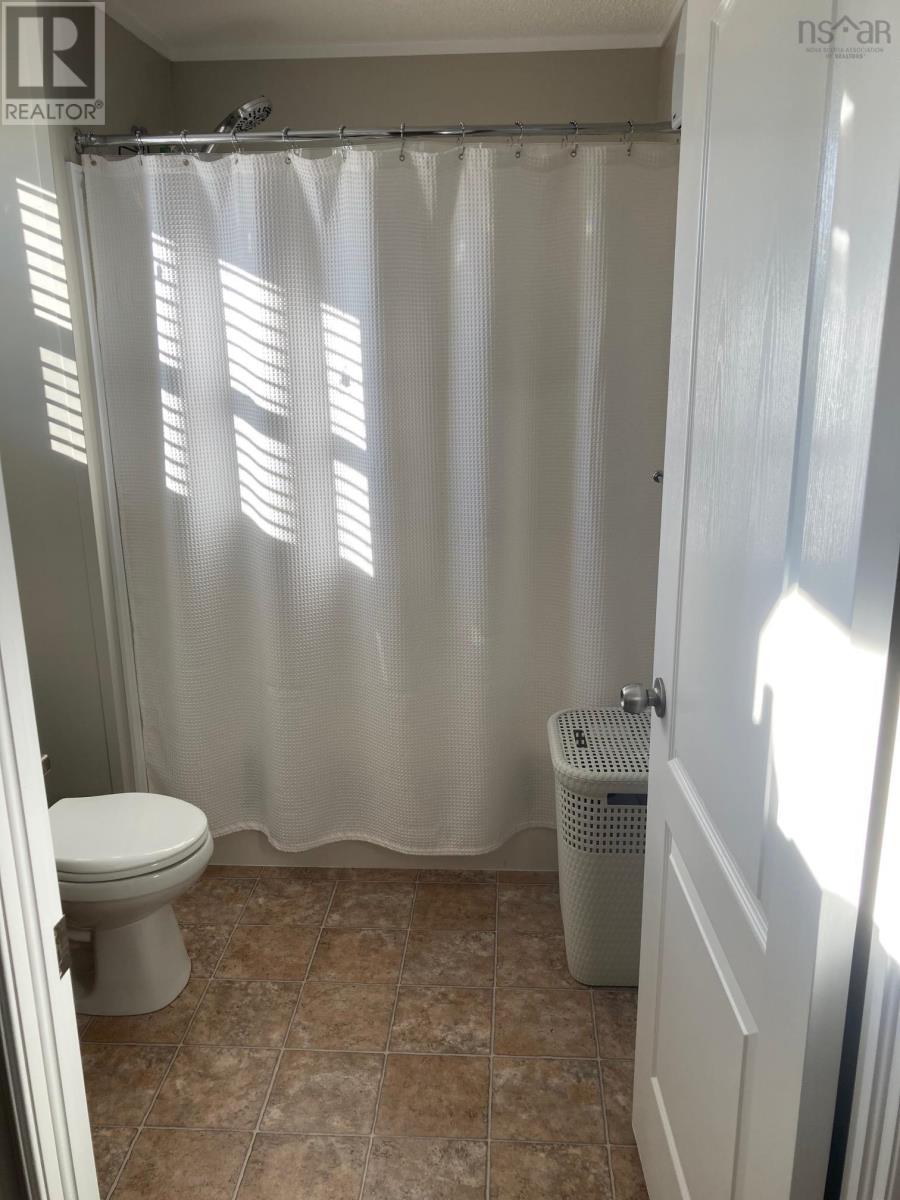 2 Sherbrooke Avenue, Lahave Heights, Bridgewater, Nova Scotia  B4V 4E7 - Photo 24 - 202523001