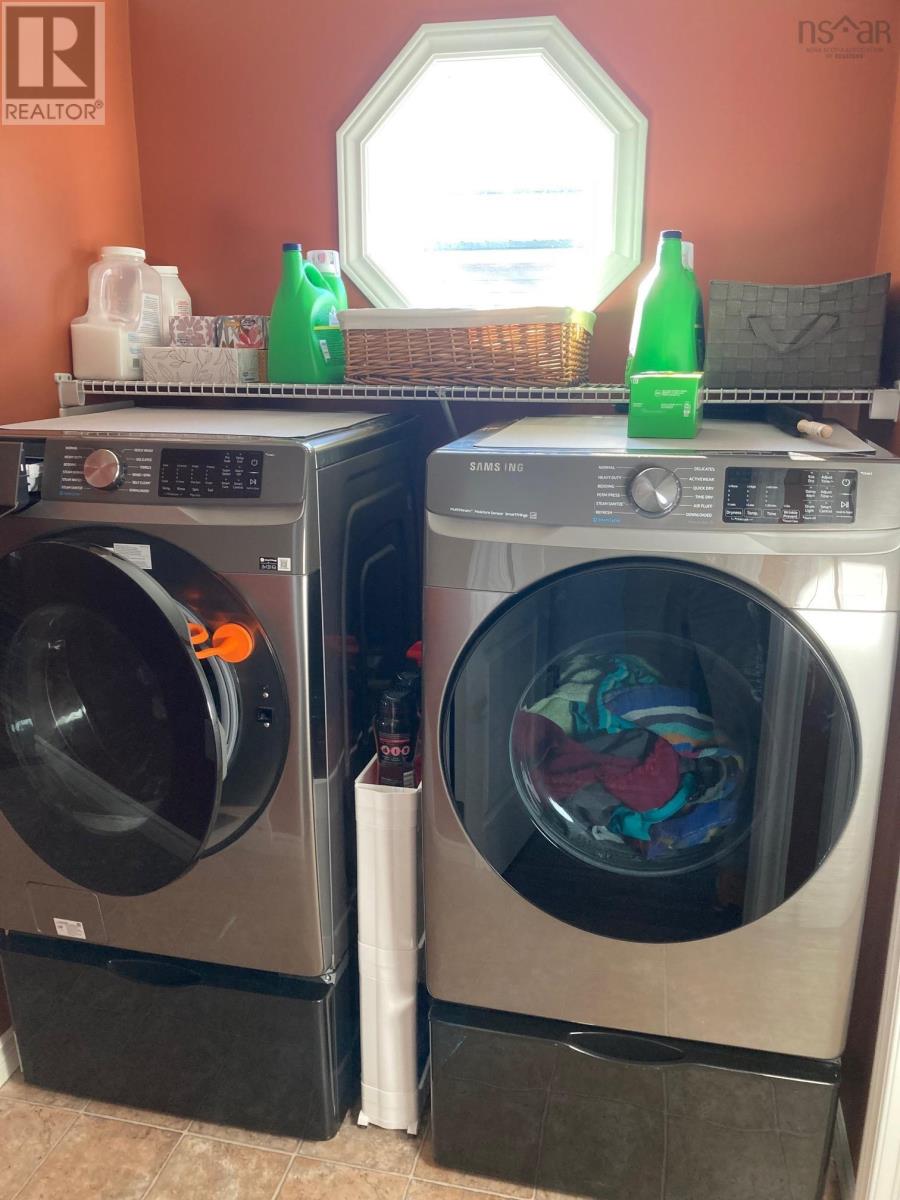 2 Sherbrooke Avenue, Lahave Heights, Bridgewater, Nova Scotia  B4V 4E7 - Photo 22 - 202523001