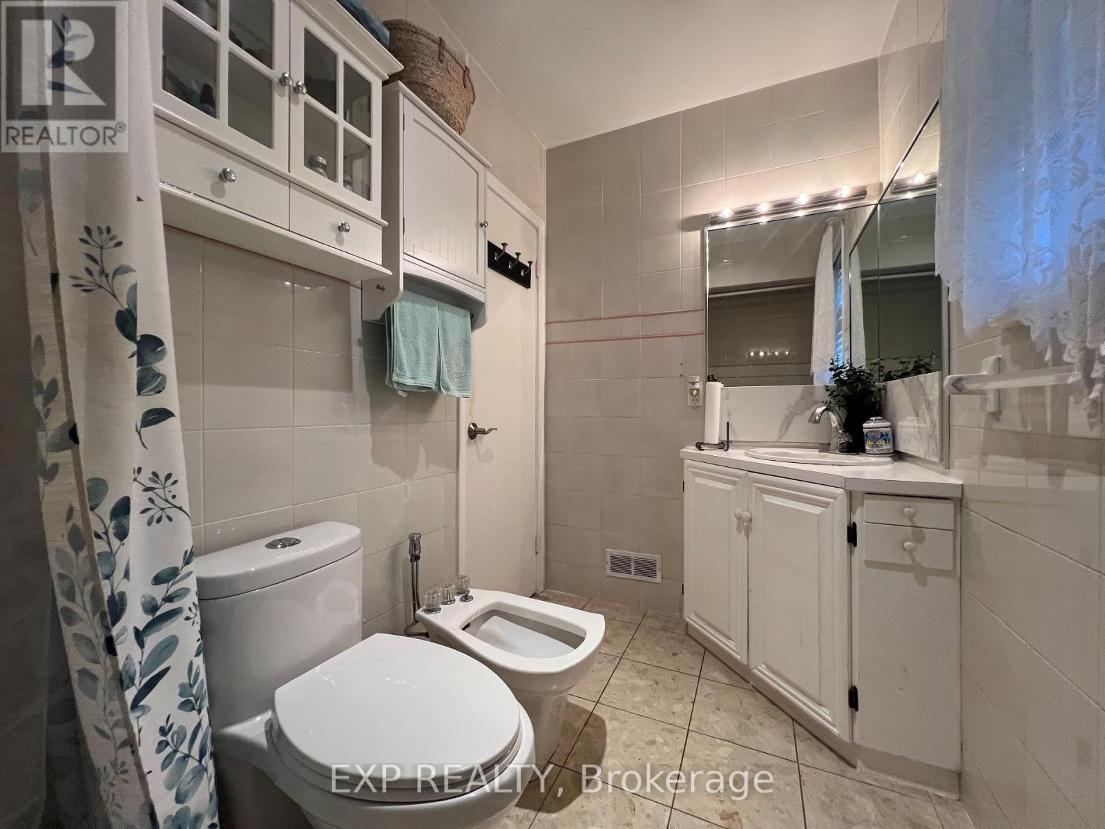 77 Letchworth Crescent, Toronto, Ontario  M3M 1Z1 - Photo 14 - W12449231