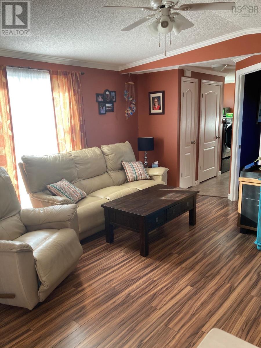 2 Sherbrooke Avenue, Lahave Heights, Bridgewater, Nova Scotia  B4V 4E7 - Photo 9 - 202523001