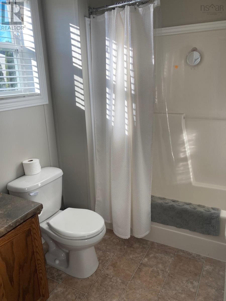 2 Sherbrooke Avenue, Lahave Heights, Bridgewater, Nova Scotia  B4V 4E7 - Photo 26 - 202523001