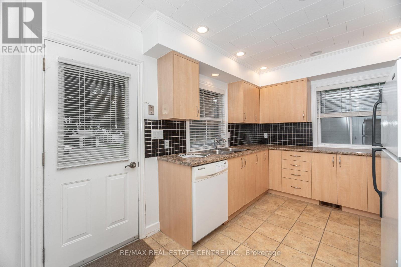 7742 Churchville Road, Brampton (Bram West), Ontario  L6Y 0H5 - Photo 16 - W12375523