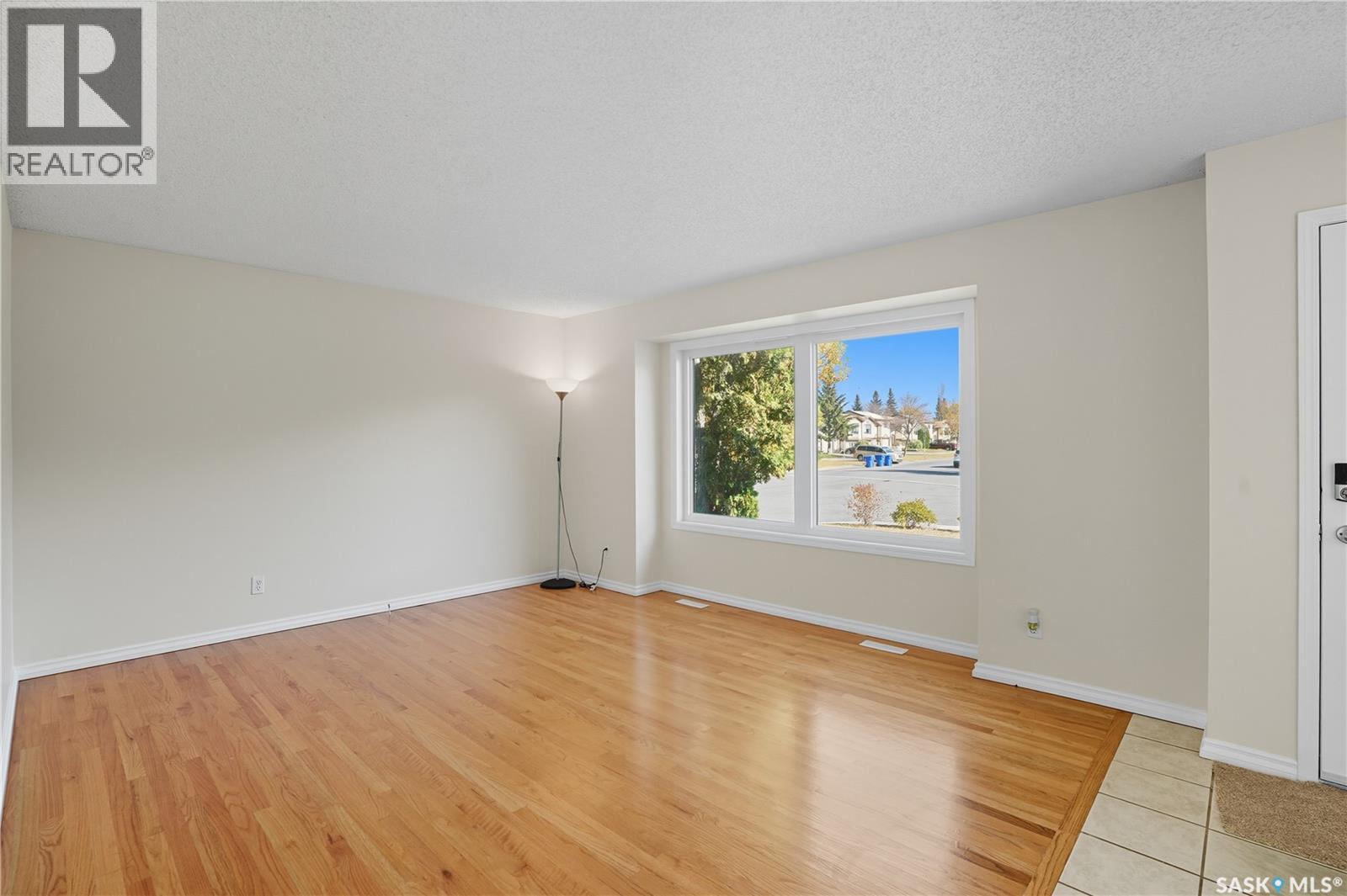 102 Bonli Crescent, Saskatoon, Saskatchewan  S7N 3Z8 - Photo 5 - SK020375