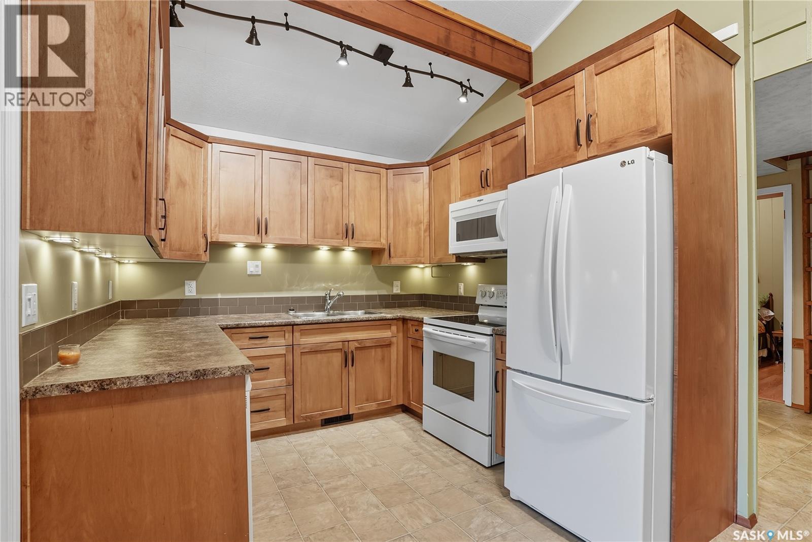 3417 Nickorick Beach Road East, Hoodoo Rm No. 401, Saskatchewan  S0K 4P0 - Photo 14 - SK020356