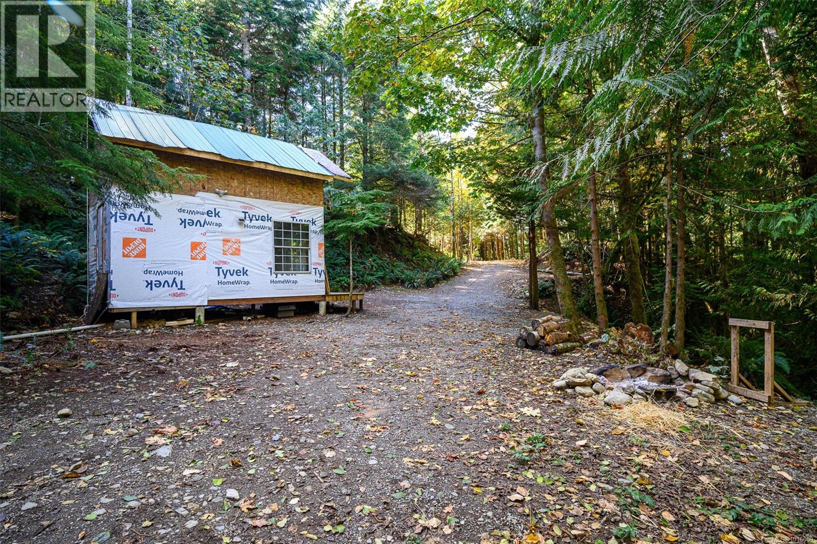 584 Sabre Rd, Sayward, British Columbia  V0P 1R0 - Photo 20 - 1016009