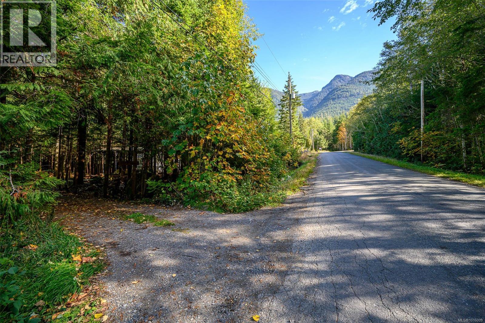 584 Sabre Rd, Sayward, British Columbia  V0P 1R0 - Photo 26 - 1016009