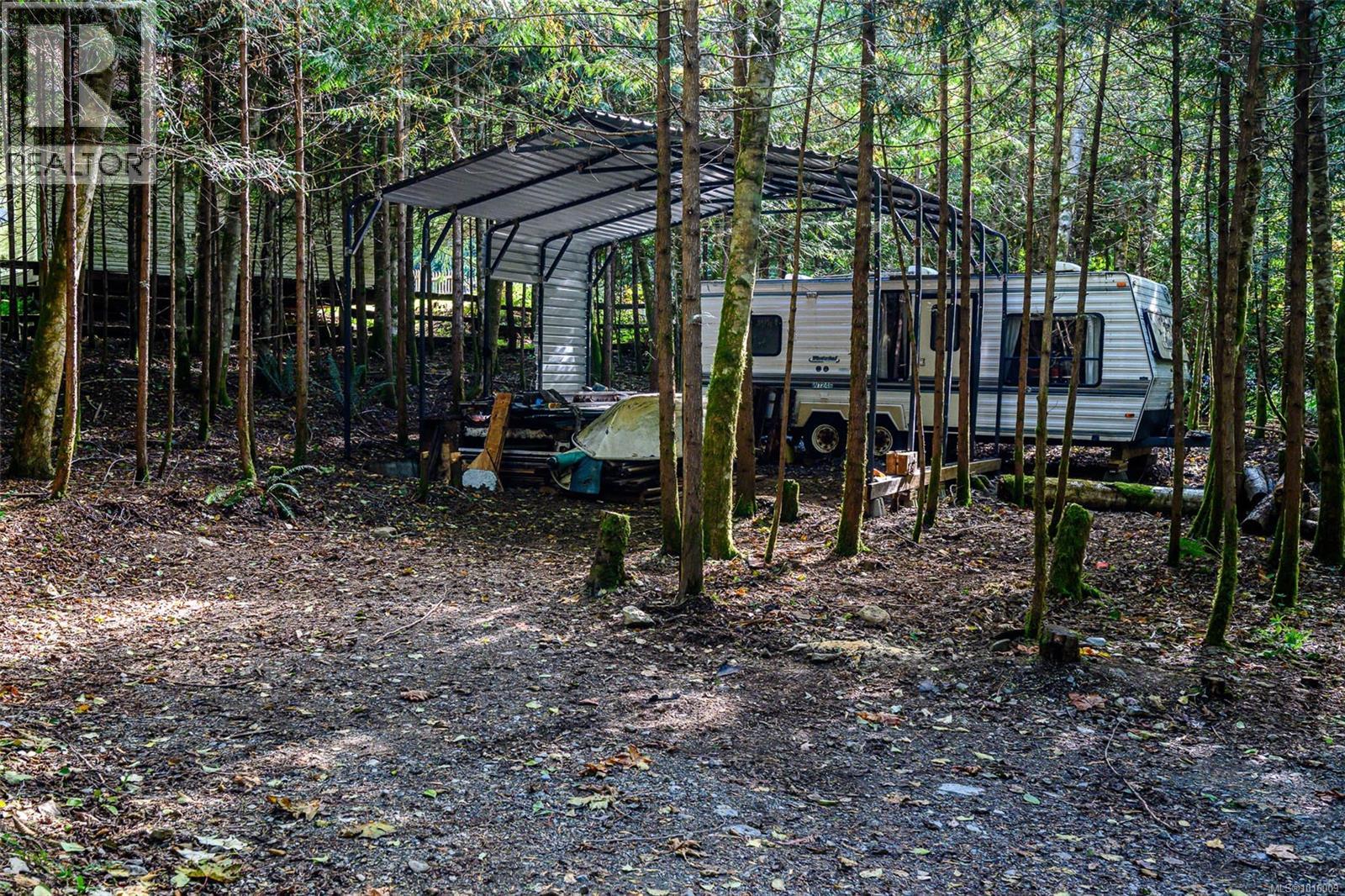 584 Sabre Rd, Sayward, British Columbia  V0P 1R0 - Photo 28 - 1016009