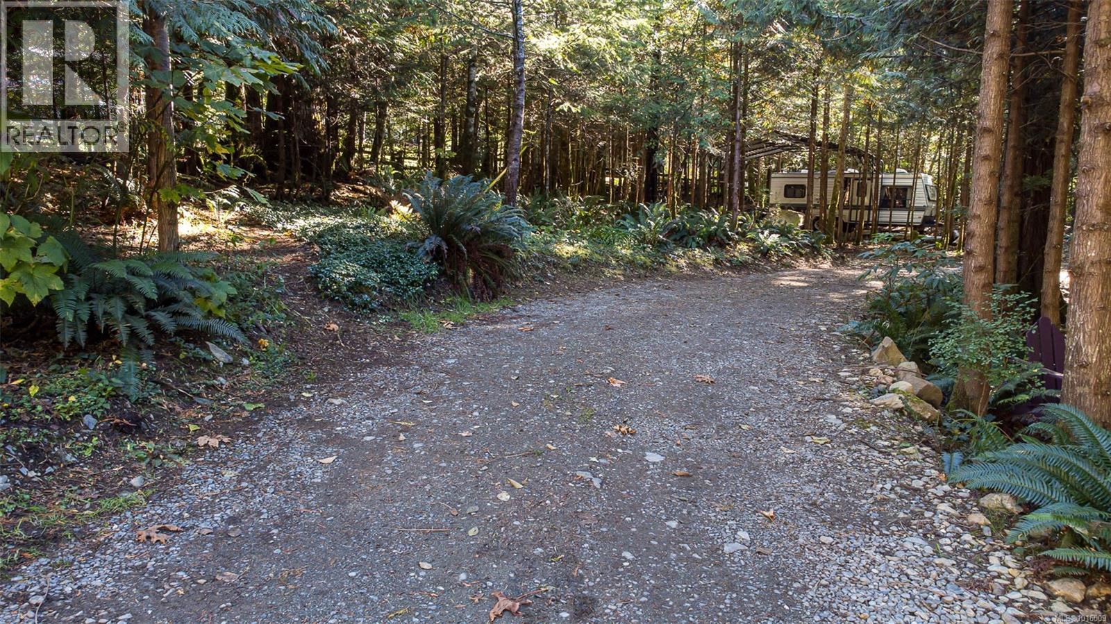 584 Sabre Rd, Sayward, British Columbia  V0P 1R0 - Photo 39 - 1016009