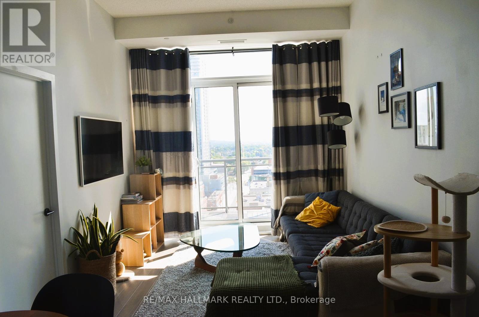 1704 - 85 Duke Street W, Kitchener, Ontario  N2H 0B7 - Photo 6 - X12450554