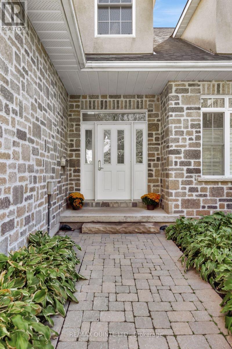 24 Gracefield Lane, Belleville, Ontario  K8N 4Z2 - Photo 7 - X12451739