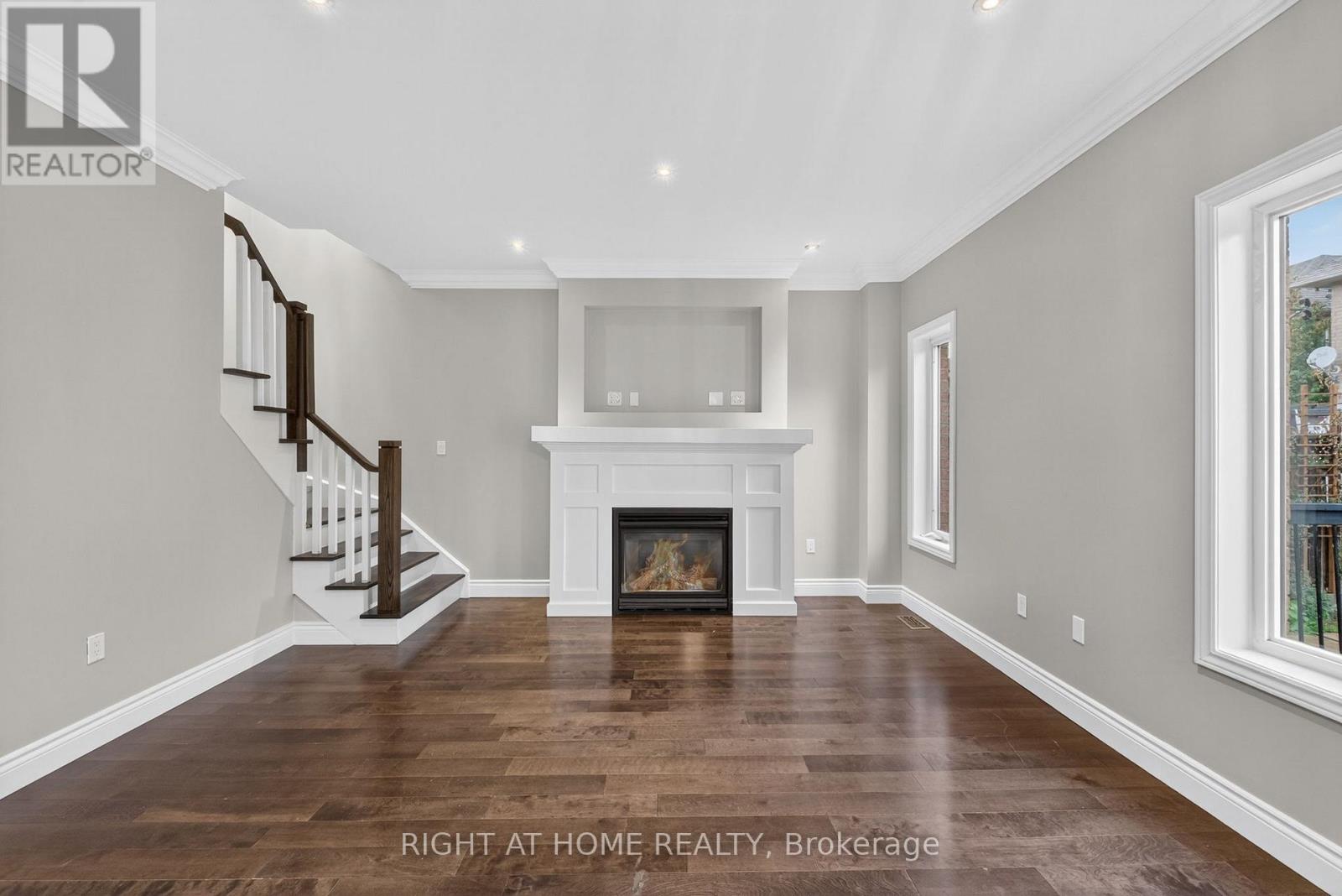 155 Springstead Avenue, Hamilton, Ontario  L8E 6E7 - Photo 13 - X12451727