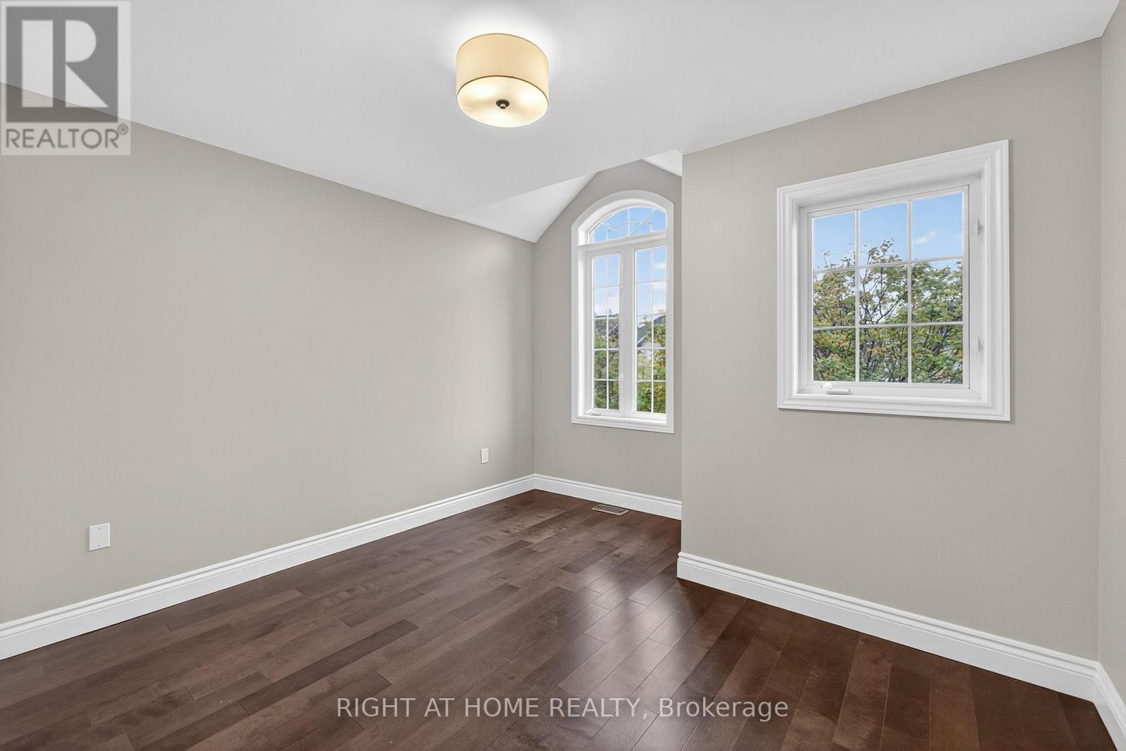 155 Springstead Avenue, Hamilton, Ontario  L8E 6E7 - Photo 31 - X12451727