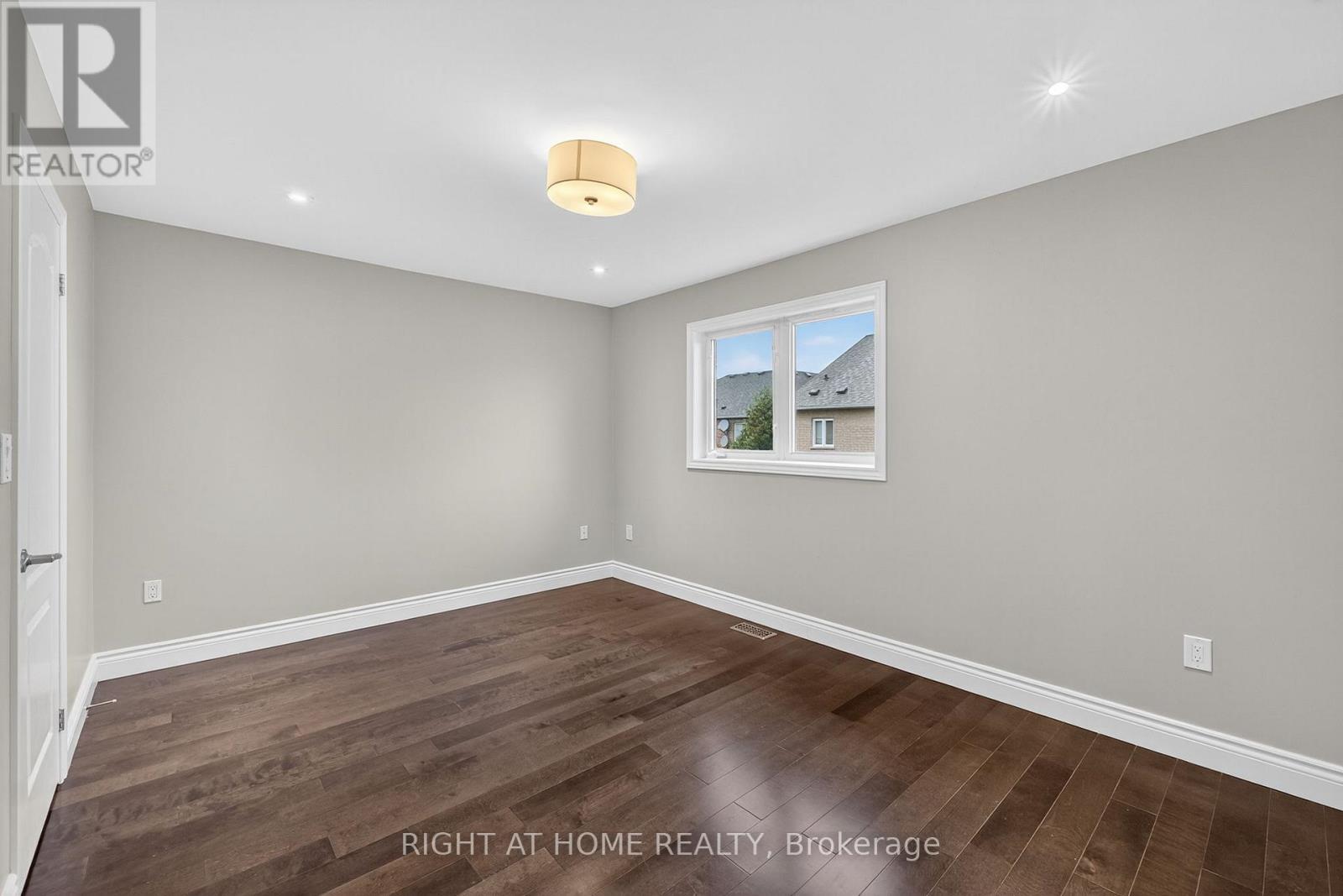 155 Springstead Avenue, Hamilton, Ontario  L8E 6E7 - Photo 20 - X12451727