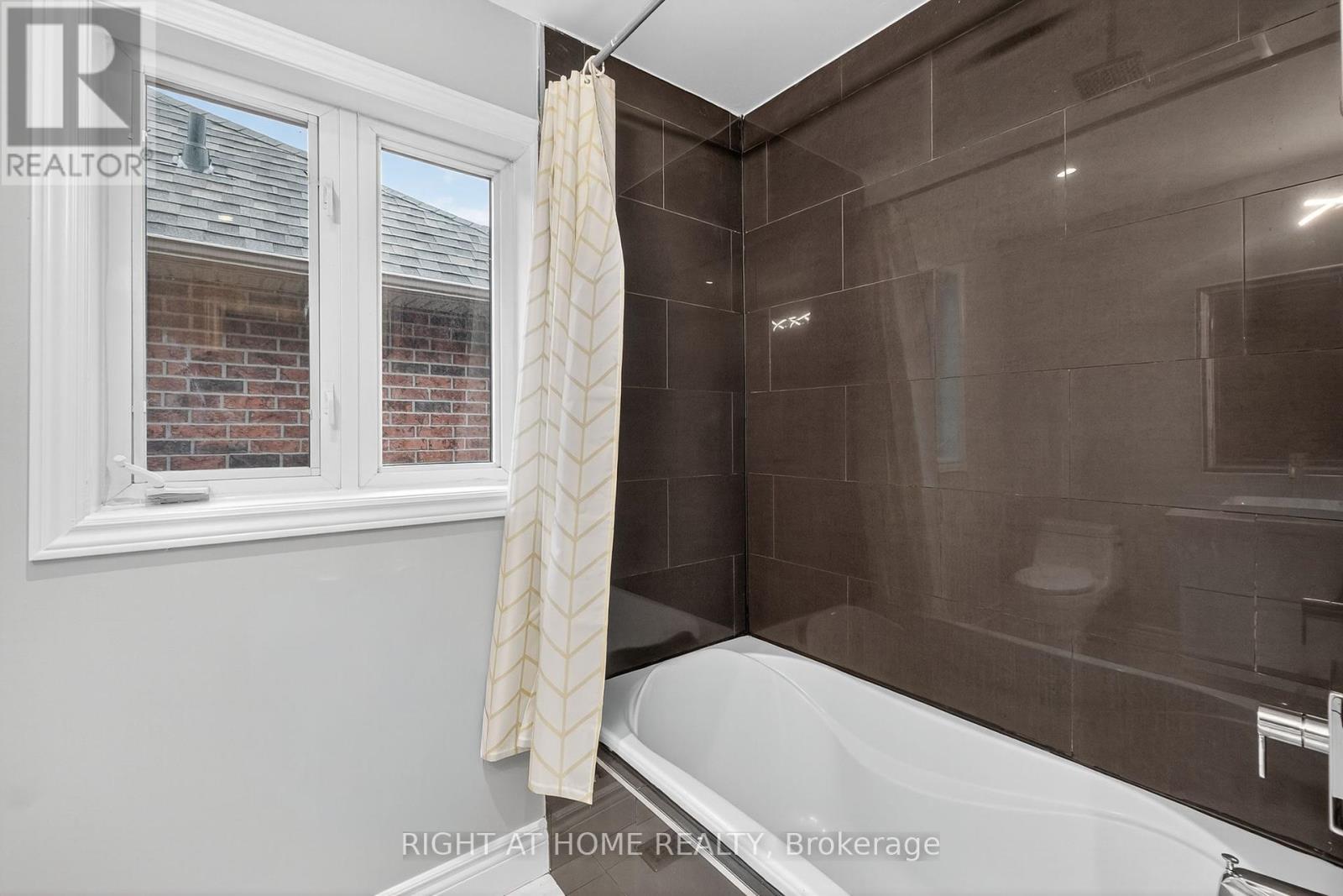 155 Springstead Avenue, Hamilton, Ontario  L8E 6E7 - Photo 30 - X12451727