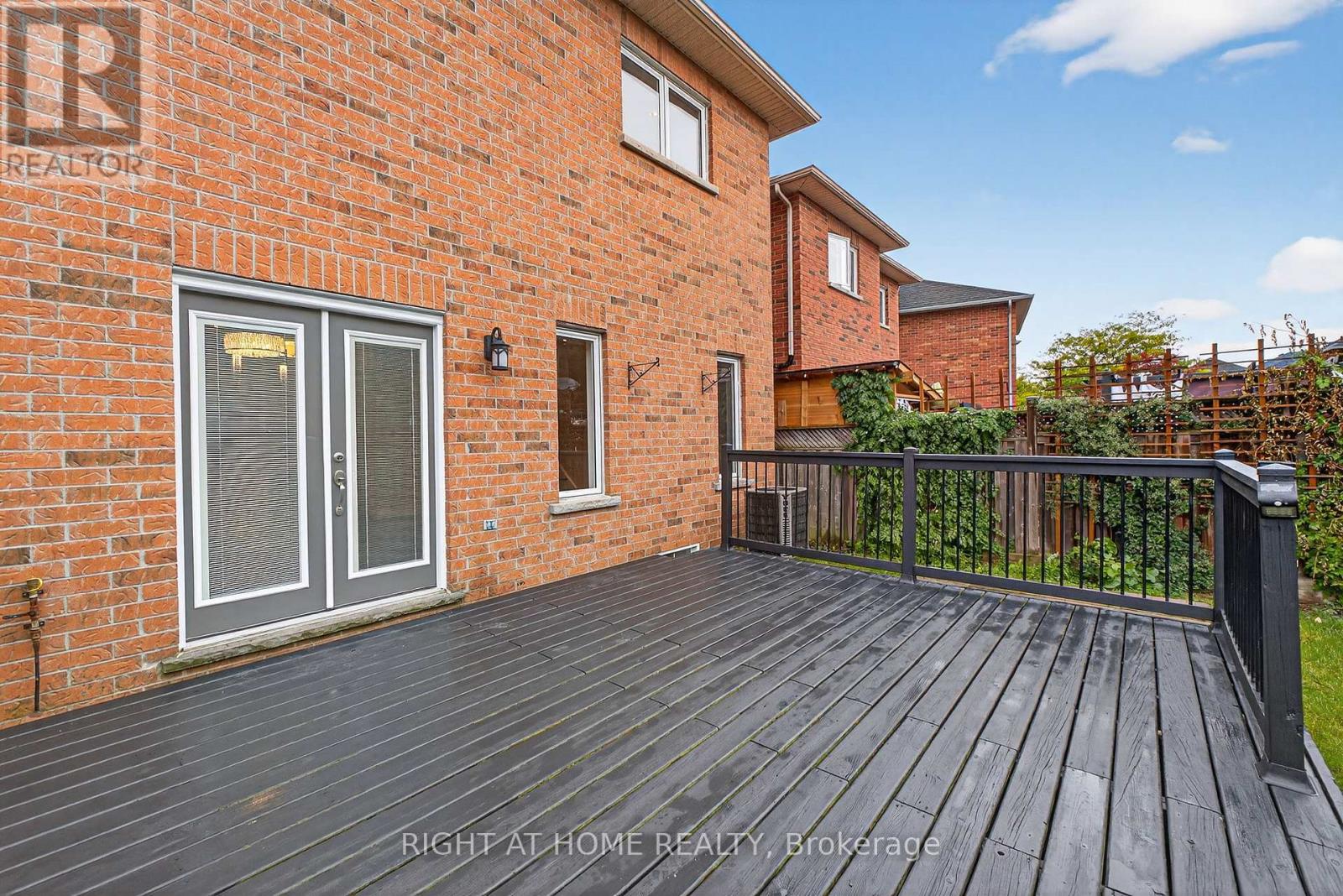 155 Springstead Avenue, Hamilton, Ontario  L8E 6E7 - Photo 41 - X12451727