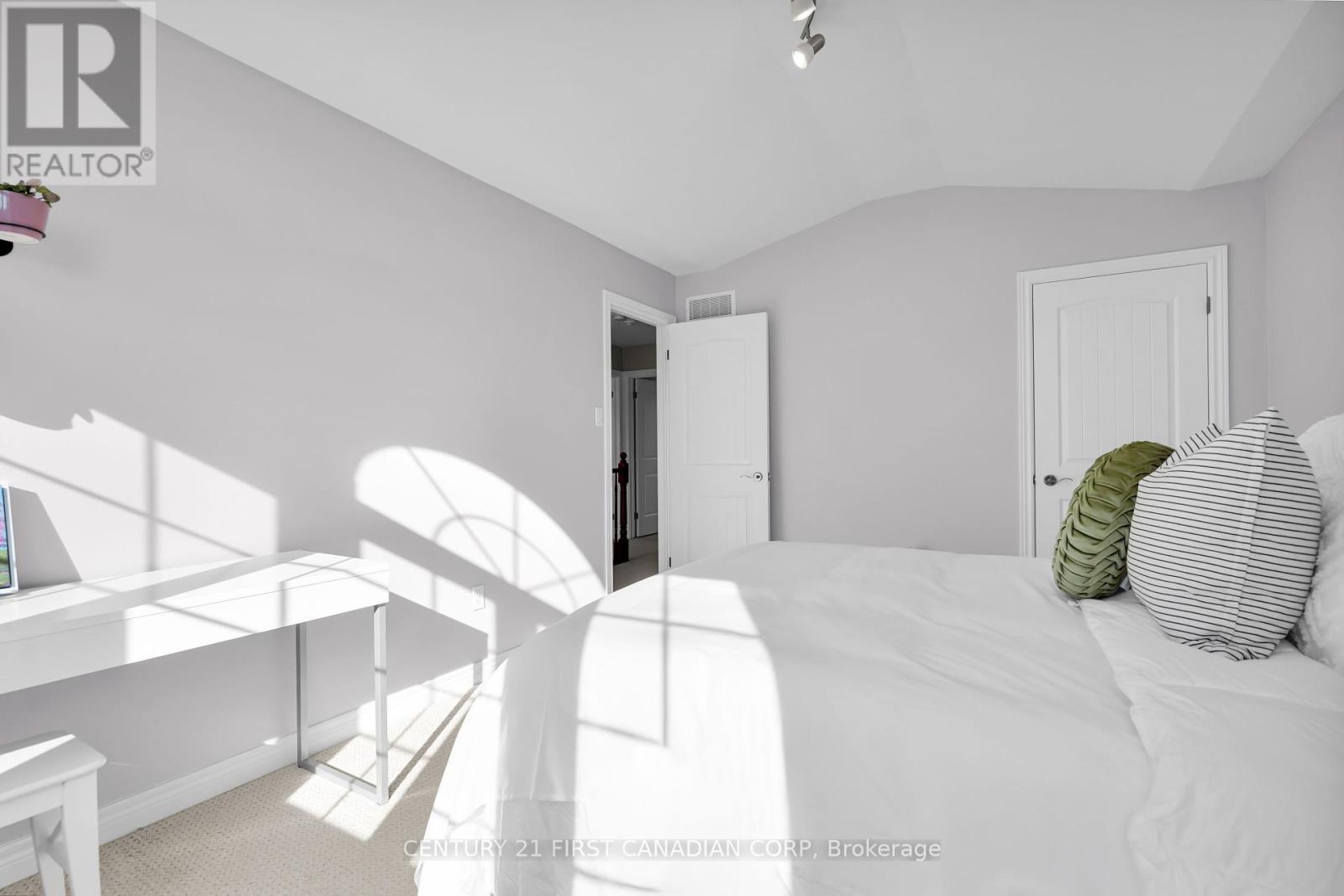 2064 Blackwater Road, London North, Ontario  N5X 4J9 - Photo 32 - X12451954