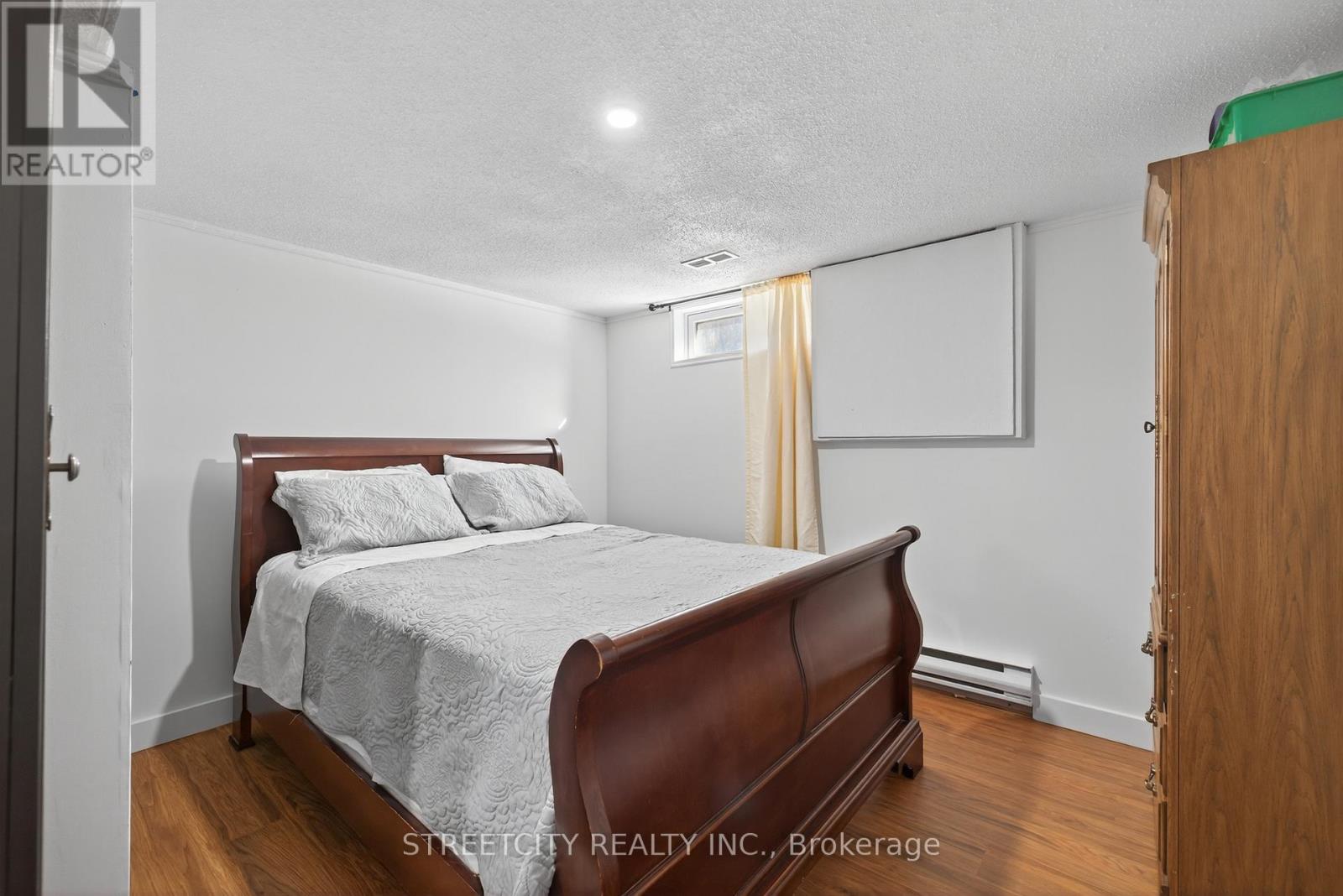 407 Elm Street, St. Thomas, Ontario  N5R 1K2 - Photo 37 - X12452027