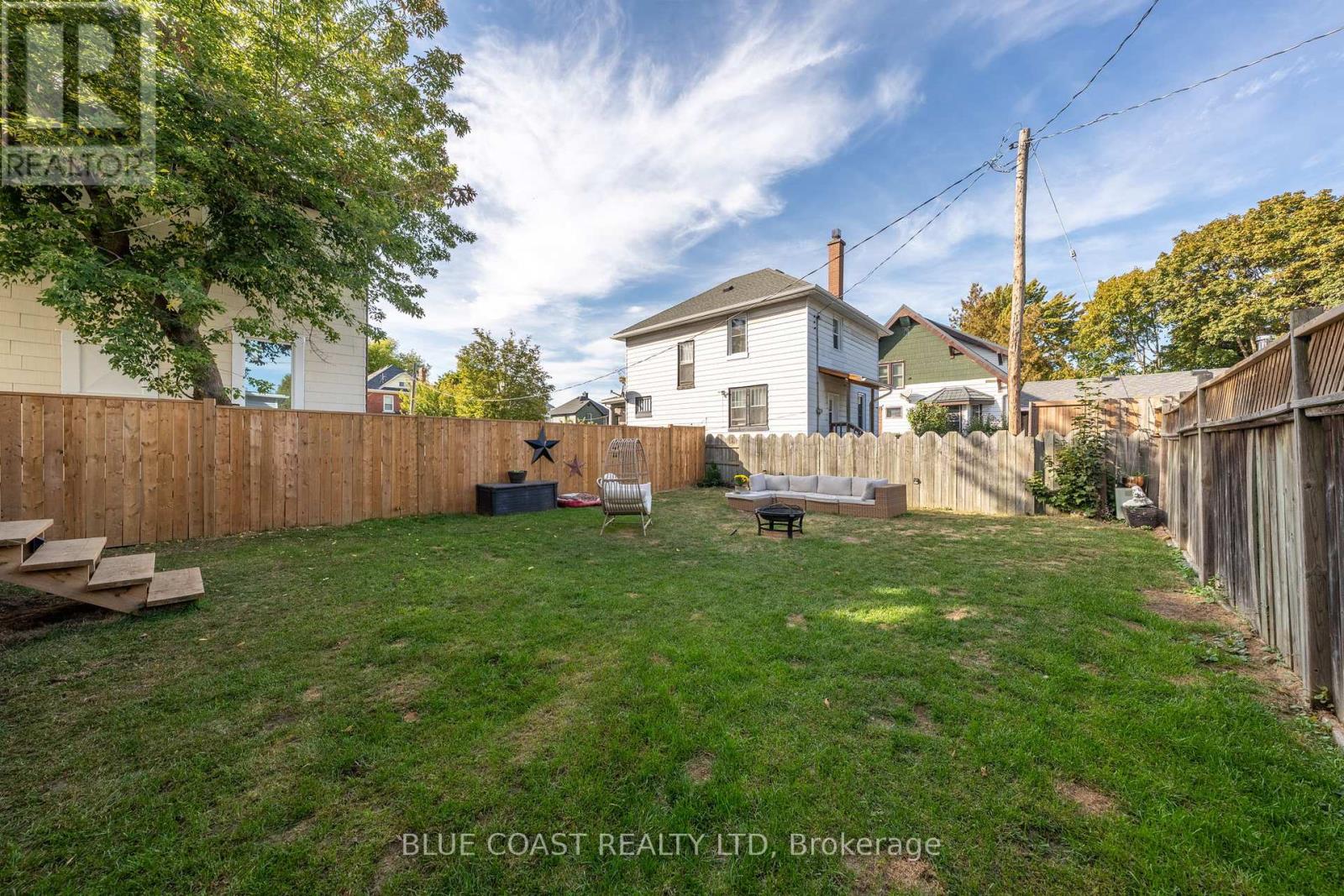 144 Richard Street, Sarnia, Ontario  N7T 1S7 - Photo 8 - X12452030