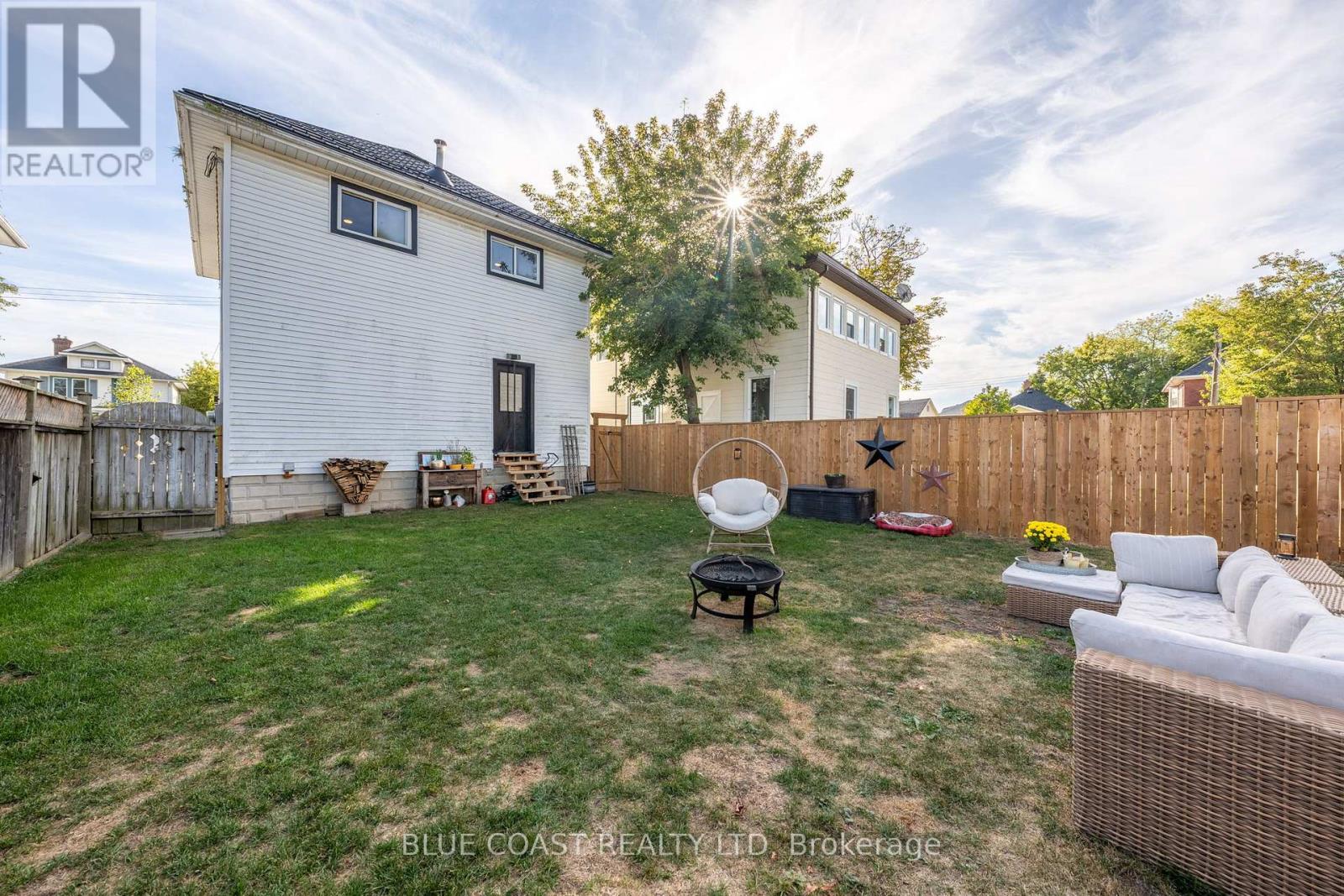 144 Richard Street, Sarnia, Ontario  N7T 1S7 - Photo 9 - X12452030