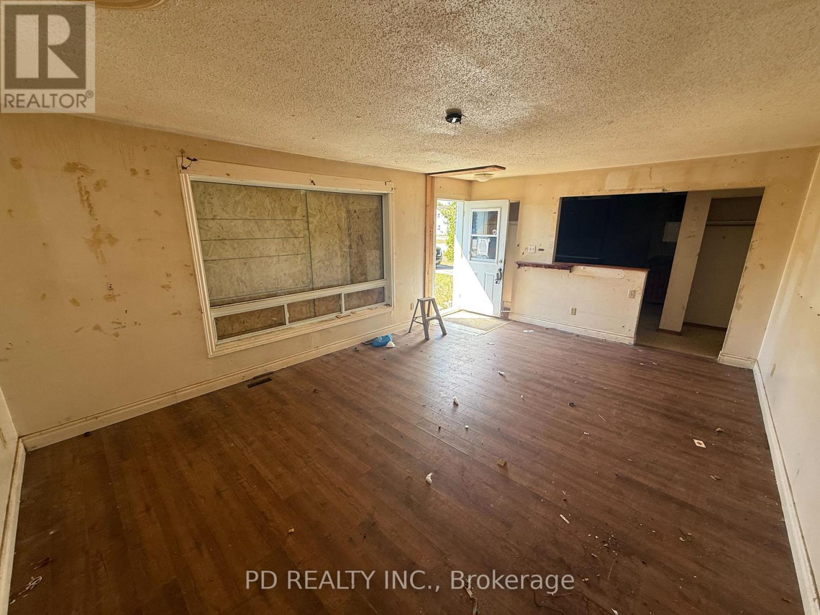 29 Wilson Street, Laurentian Hills, Ontario  K0J 1J0 - Photo 21 - X12451966