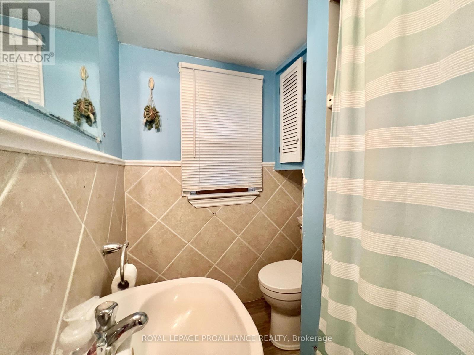 2112 Hamilton Road, Quinte West, Ontario  K8V 5P8 - Photo 11 - X12451982