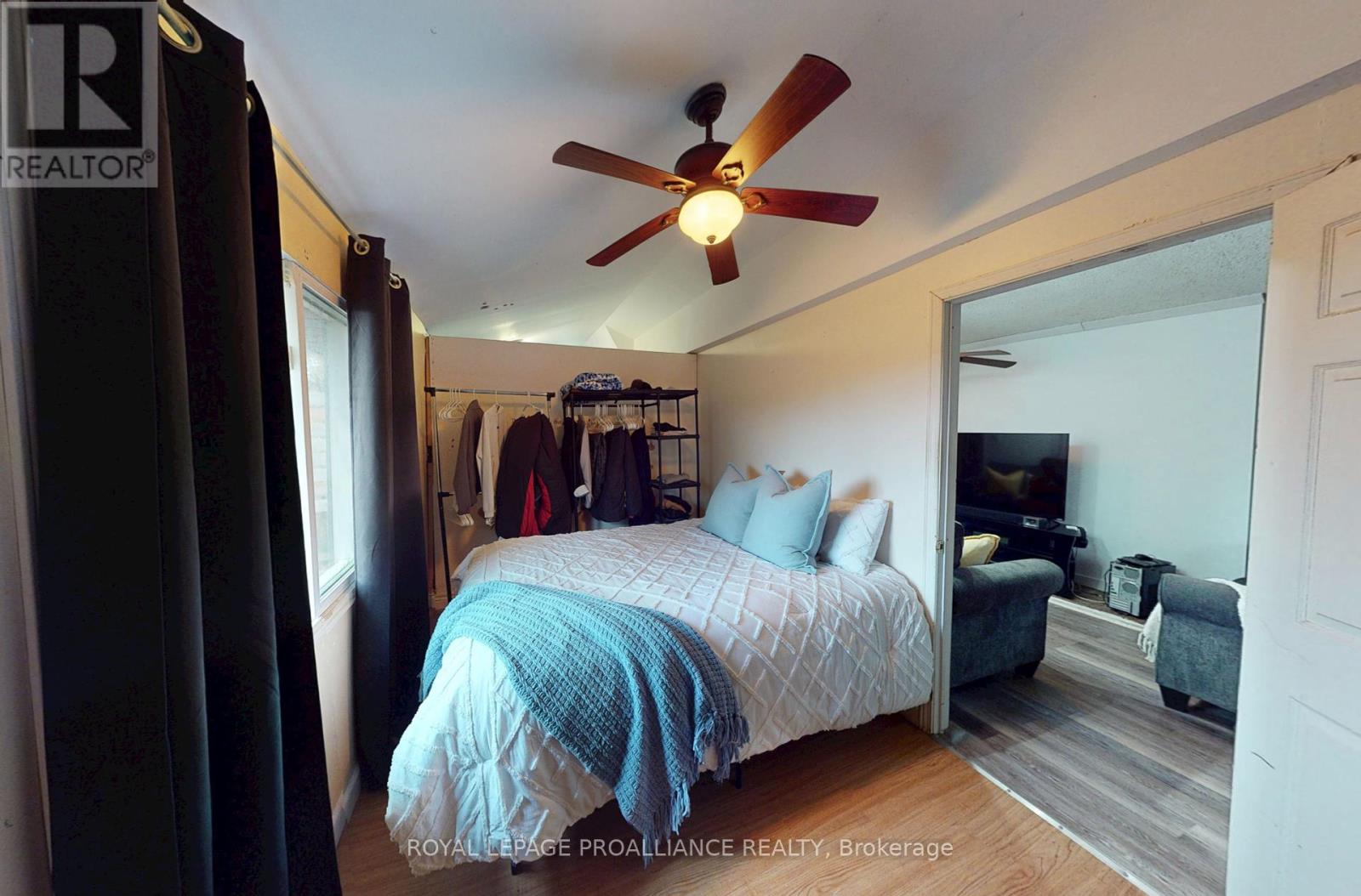 2112 Hamilton Road, Quinte West, Ontario  K8V 5P8 - Photo 12 - X12451982