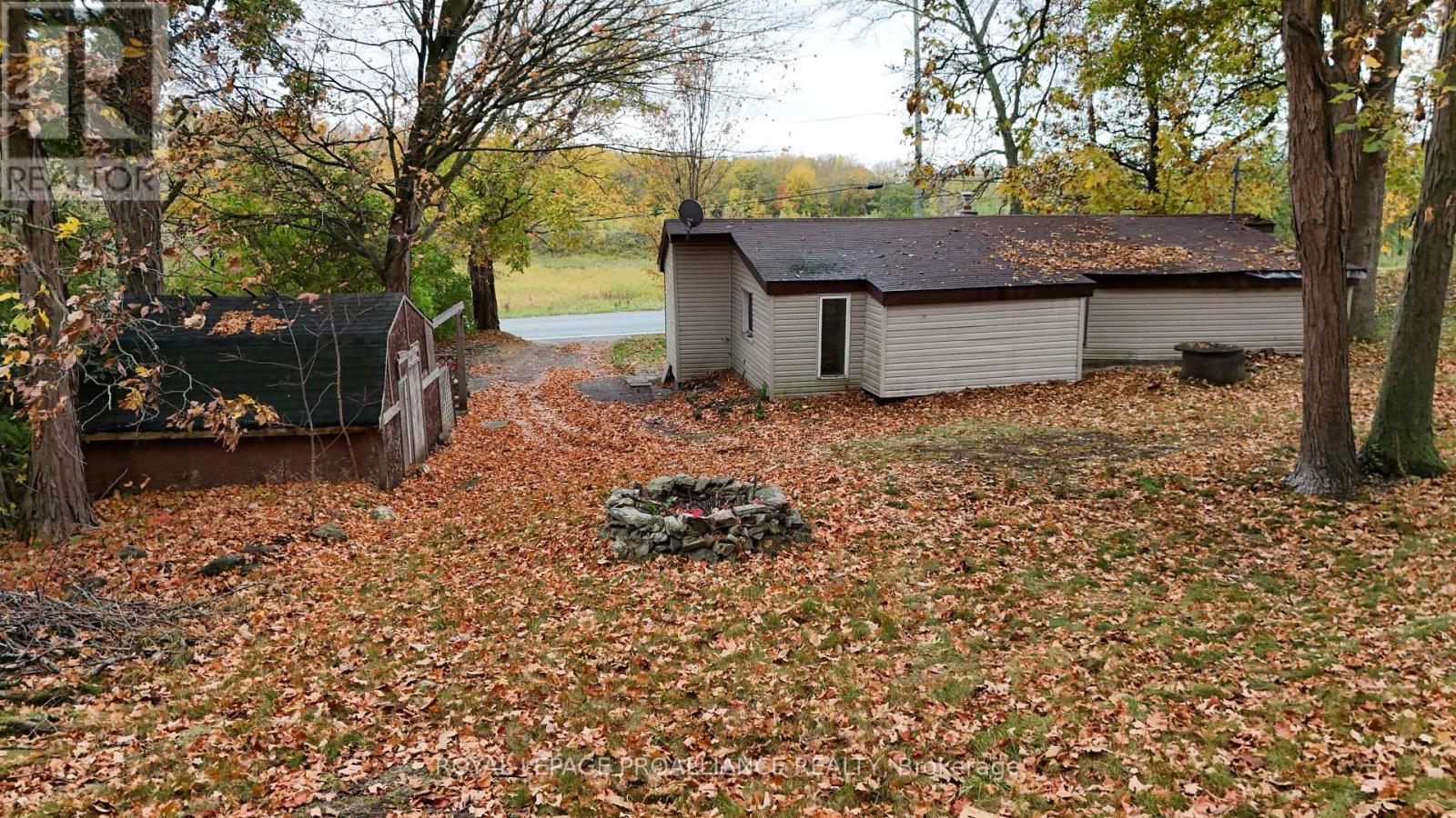 2112 Hamilton Road, Quinte West, Ontario  K8V 5P8 - Photo 20 - X12451982