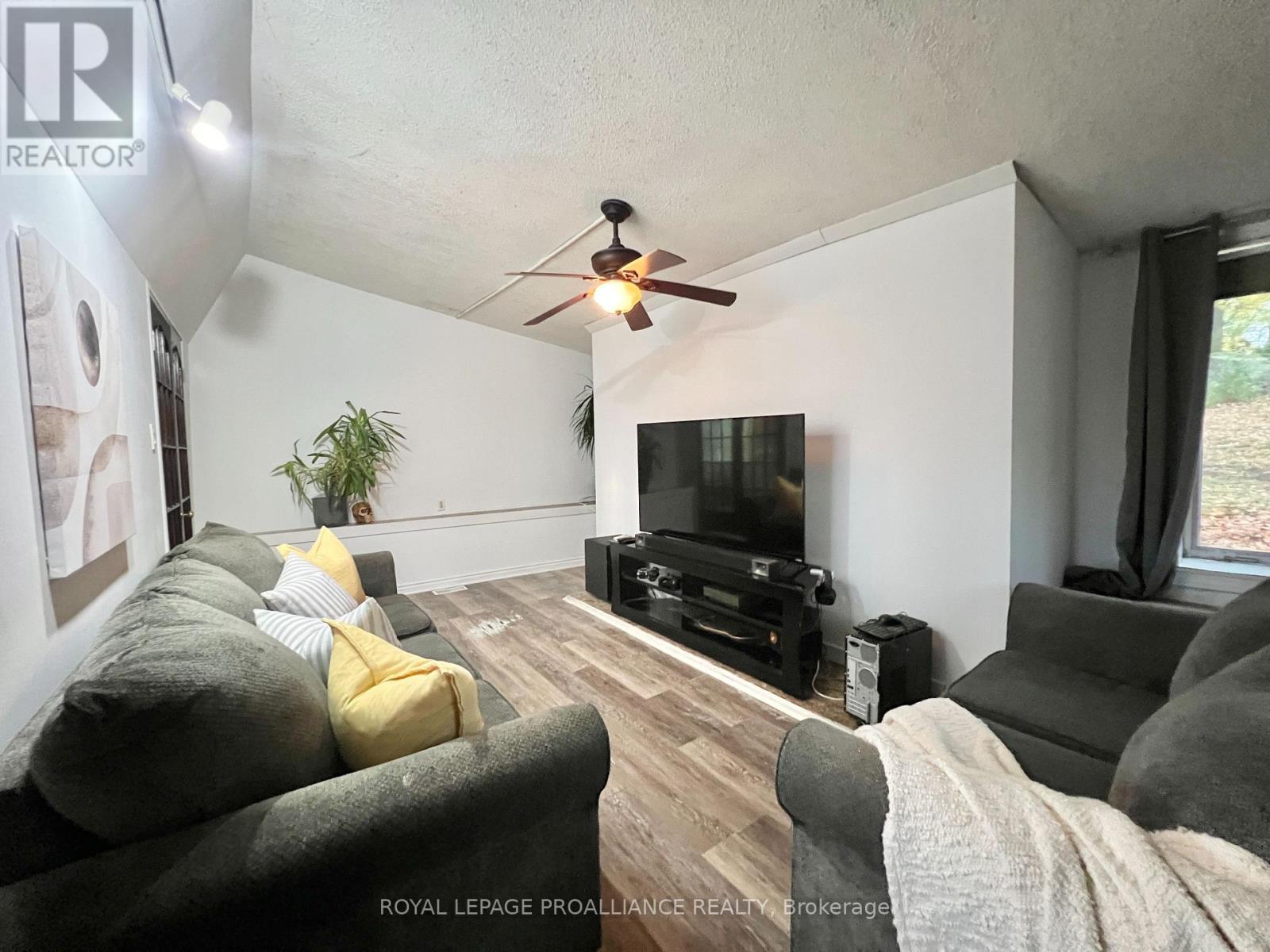 2112 Hamilton Road, Quinte West, Ontario  K8V 5P8 - Photo 6 - X12451982