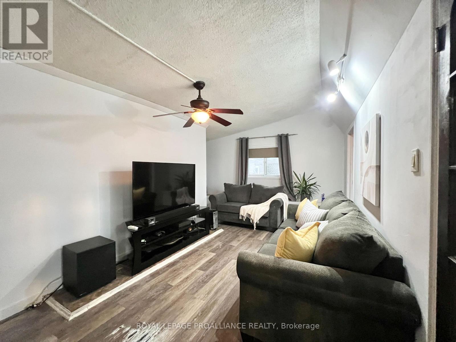 2112 Hamilton Road, Quinte West, Ontario  K8V 5P8 - Photo 7 - X12451982