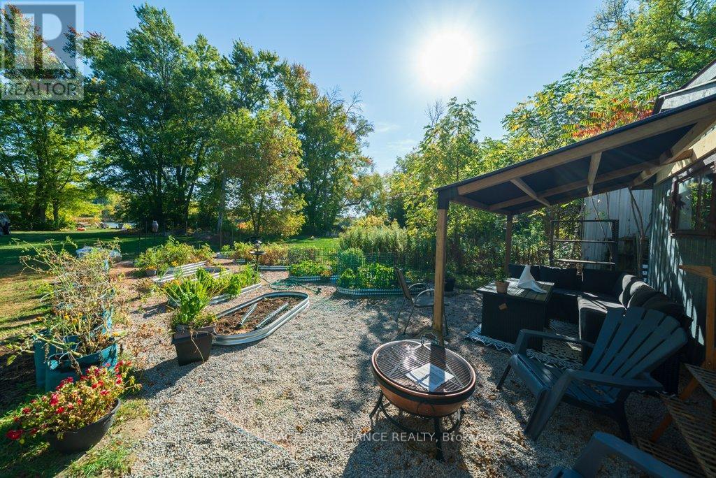 82 North Trent Street, Quinte West (Frankford Ward), Ontario  K0K 2C0 - Photo 11 - X12452020