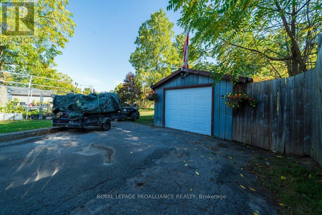 82 North Trent Street, Quinte West (Frankford Ward), Ontario  K0K 2C0 - Photo 14 - X12452020