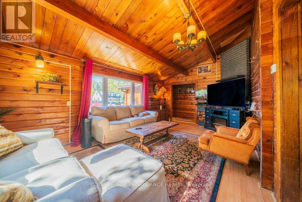 82 North Trent Street, Quinte West (Frankford Ward), Ontario  K0K 2C0 - Photo 24 - X12452020