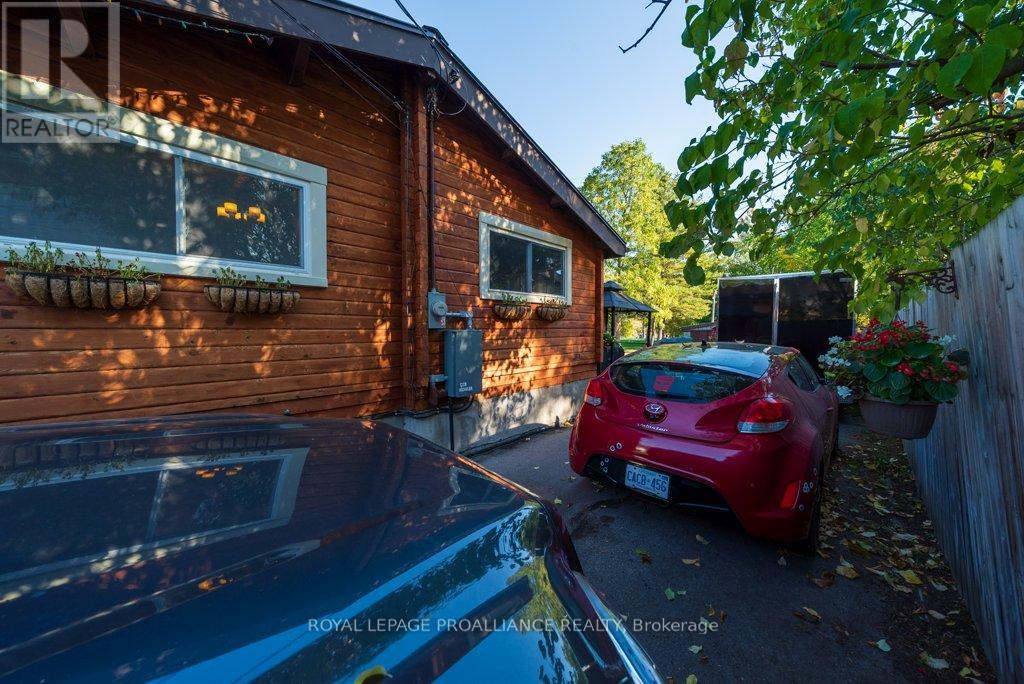 82 North Trent Street, Quinte West (Frankford Ward), Ontario  K0K 2C0 - Photo 47 - X12452020