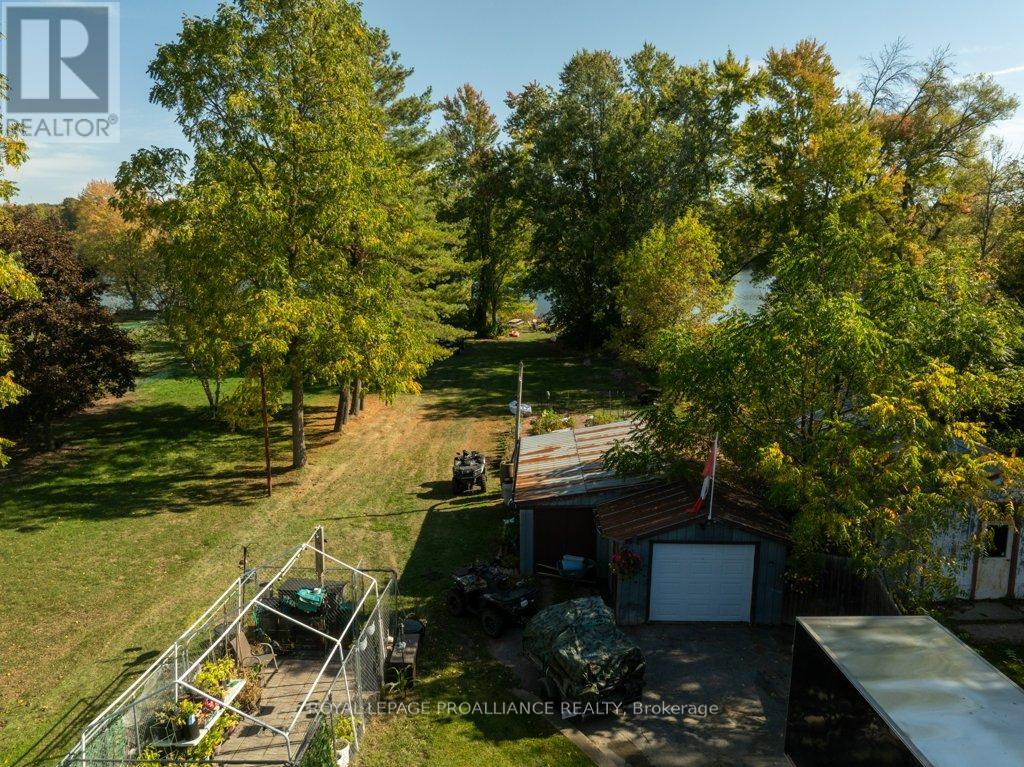 82 North Trent Street, Quinte West (Frankford Ward), Ontario  K0K 2C0 - Photo 5 - X12452020