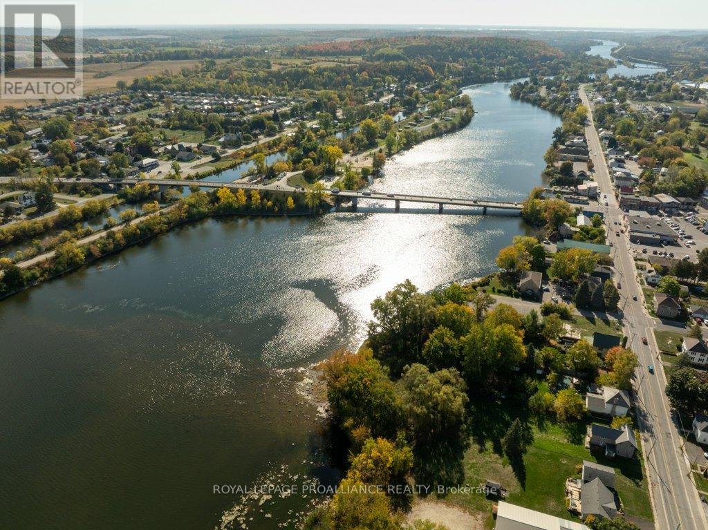 82 North Trent Street, Quinte West (Frankford Ward), Ontario  K0K 2C0 - Photo 6 - X12452020