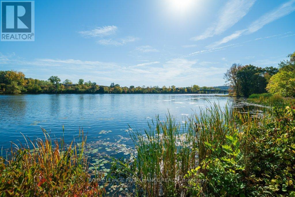 82 North Trent Street, Quinte West (Frankford Ward), Ontario  K0K 2C0 - Photo 7 - X12452020