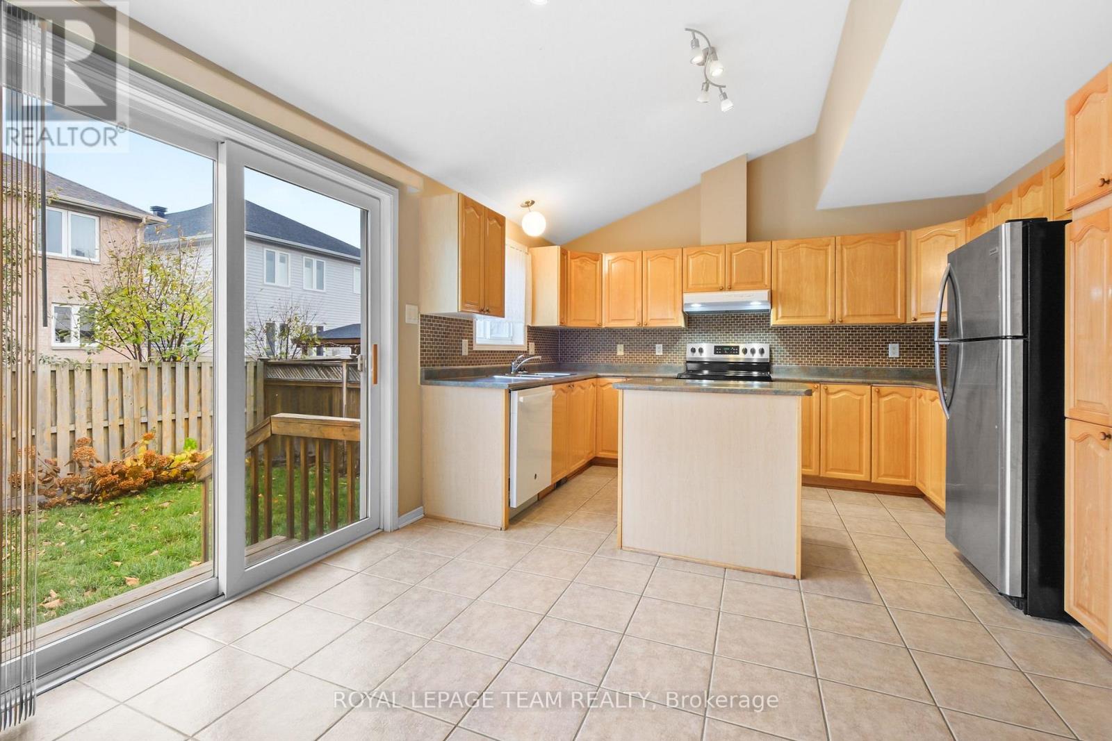 6 State Street, Ottawa, Ontario  K2C 4B3 - Photo 12 - X12451988