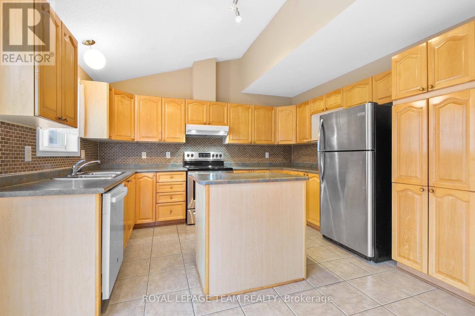 6 State Street, Ottawa, Ontario  K2C 4B3 - Photo 13 - X12451988