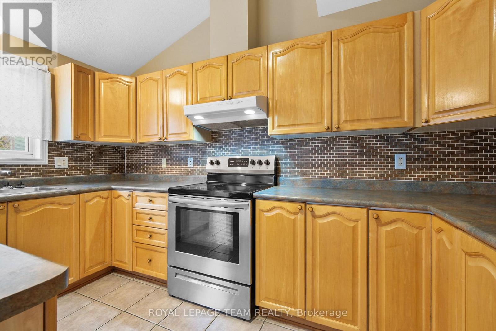 6 State Street, Ottawa, Ontario  K2C 4B3 - Photo 14 - X12451988