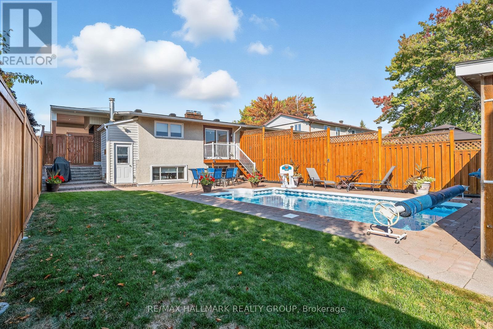1816 Applegrove Court, Ottawa, Ontario  K1J 6S5 - Photo 10 - X12452021